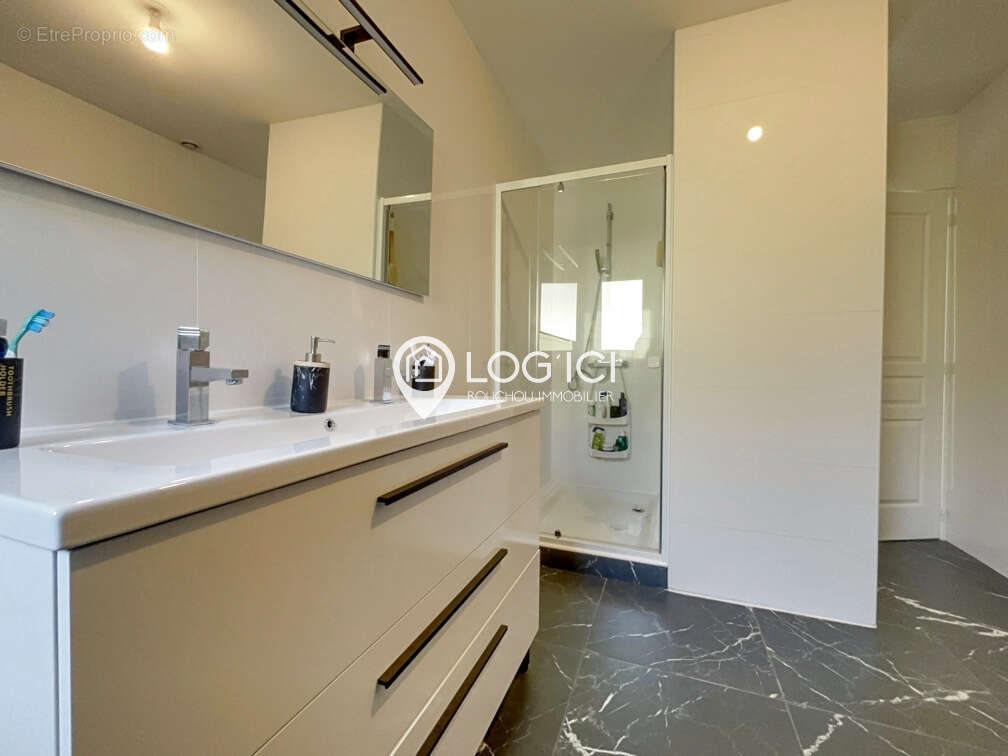 Maison à VIELLENAVE-D'ARTHEZ