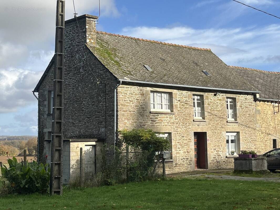 Maison à MENEAC