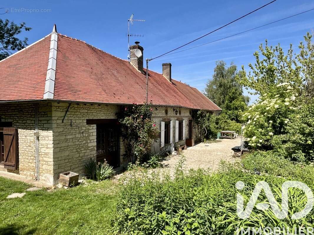 Maison 105 m² à Montfey  - photo 3