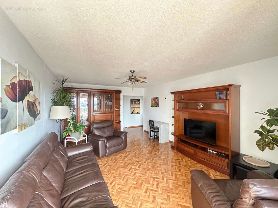 Appartement à MARSEILLE-11E