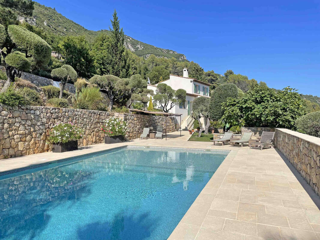 Maison à TOURRETTES-SUR-LOUP