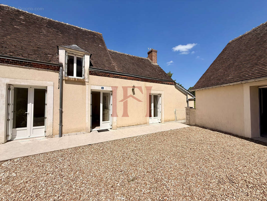 Maison à VILLEBOUT