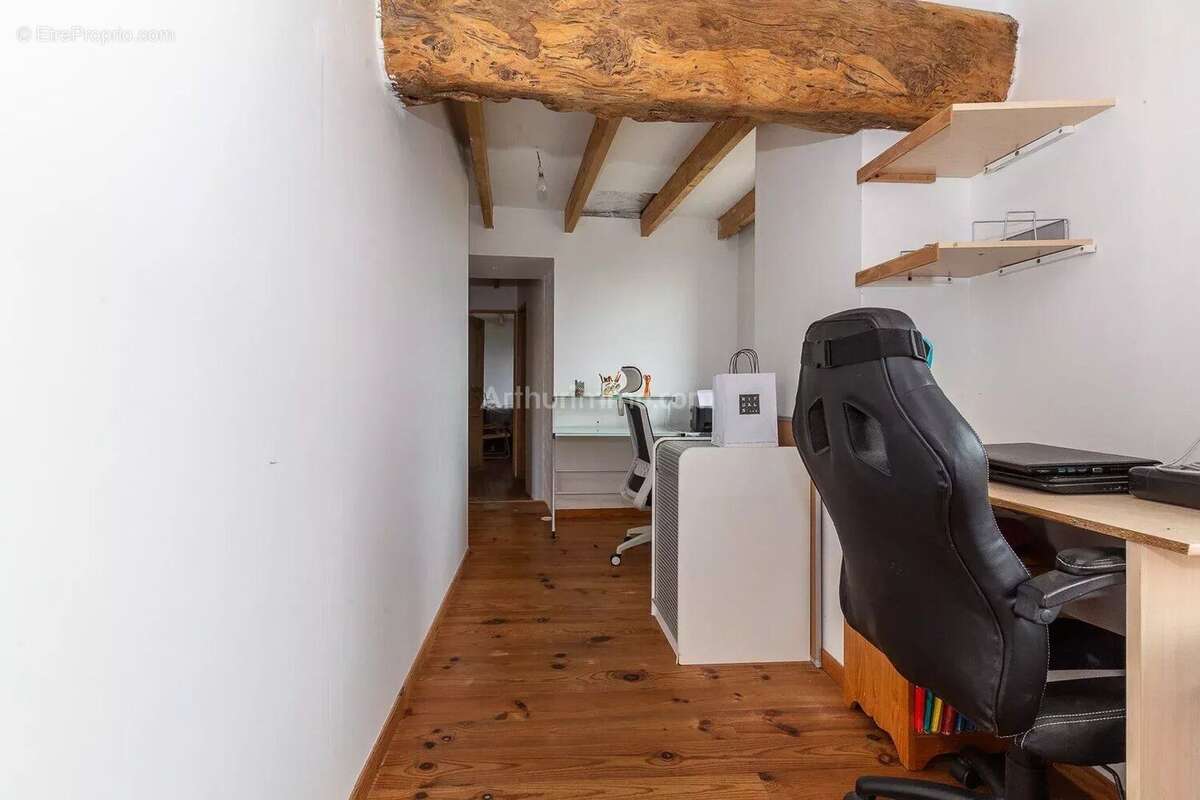 Maison à SAINT-VICTOR-DE-MORESTEL