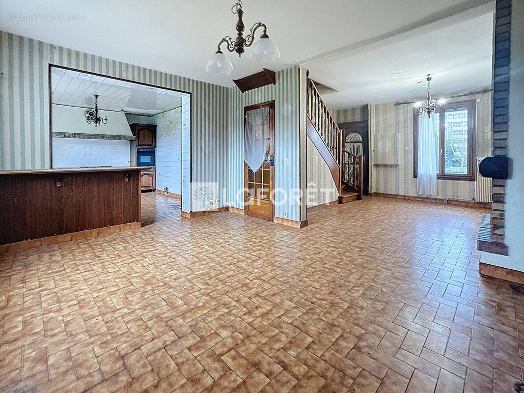 Maison à CHILLY-MAZARIN