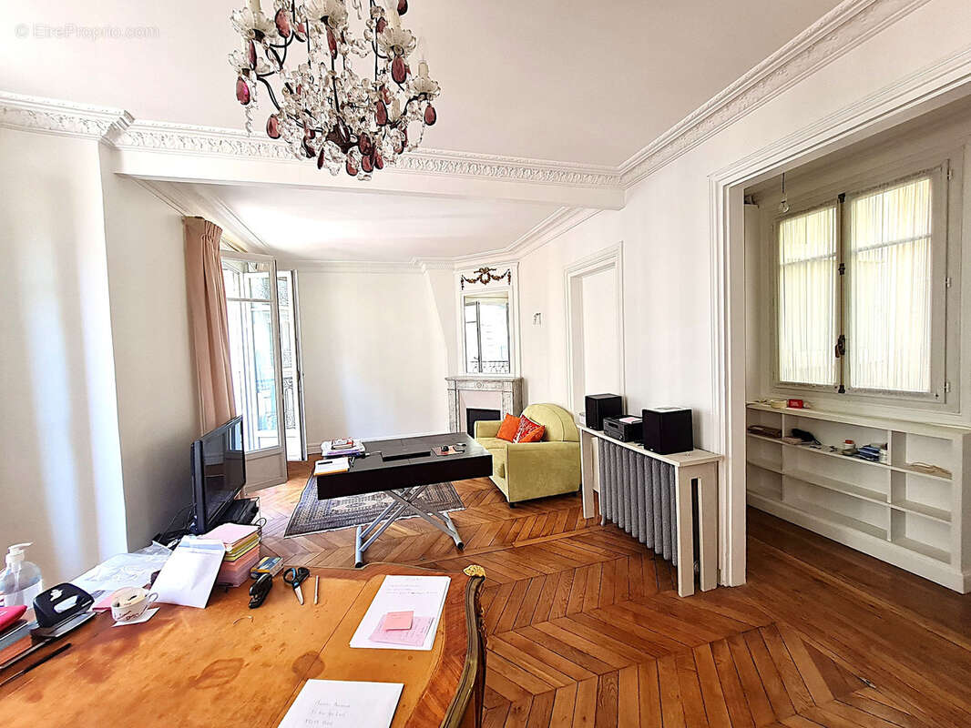 Appartement à PARIS-15E