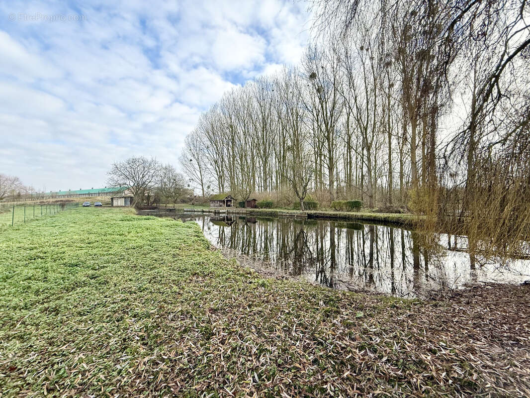 Terrain à VOYENNES