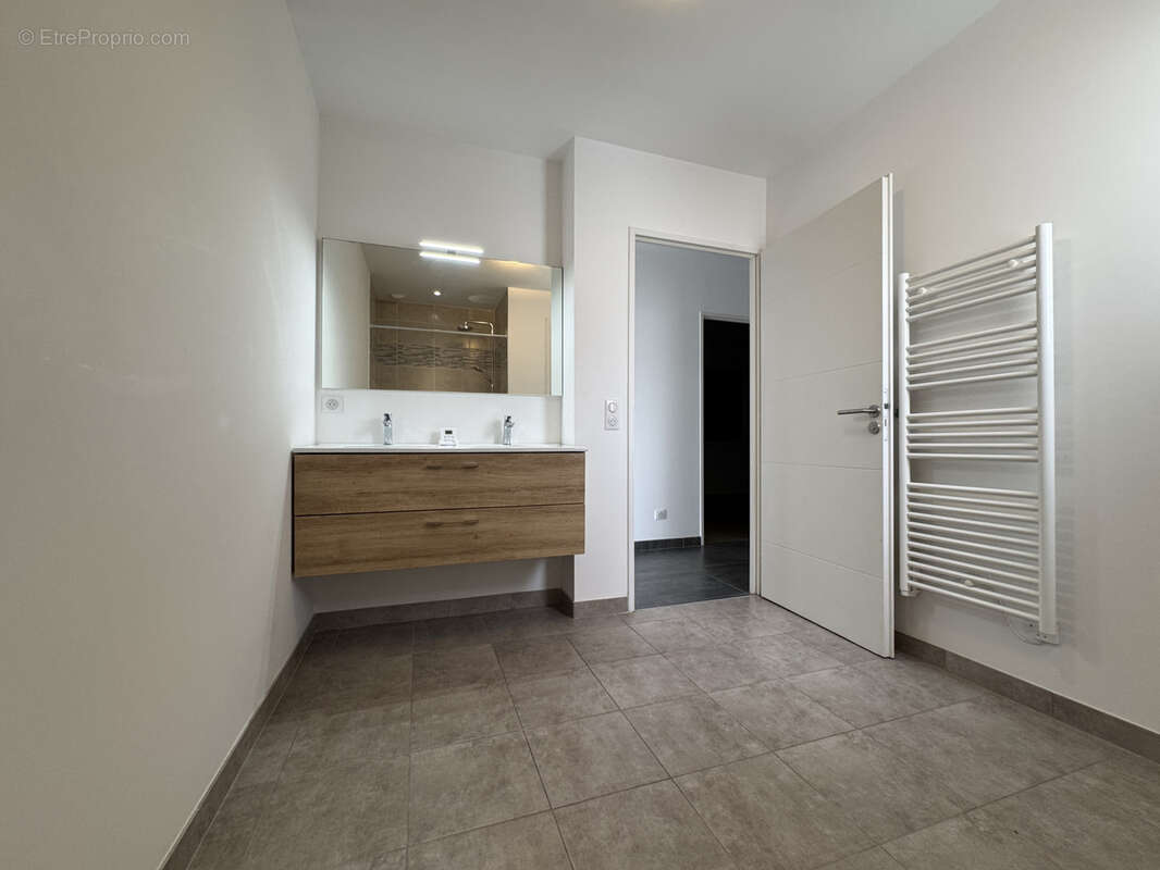 Maison de plain-pied 2018 à vendre à NIORT secteur Paul Guérin   3 chambres + garage - photo 10