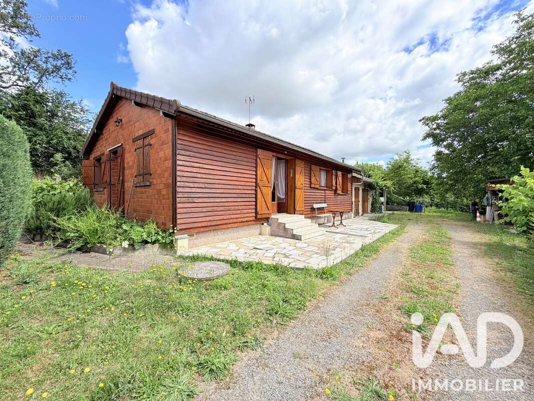Photo 2 - Maison à LUZY