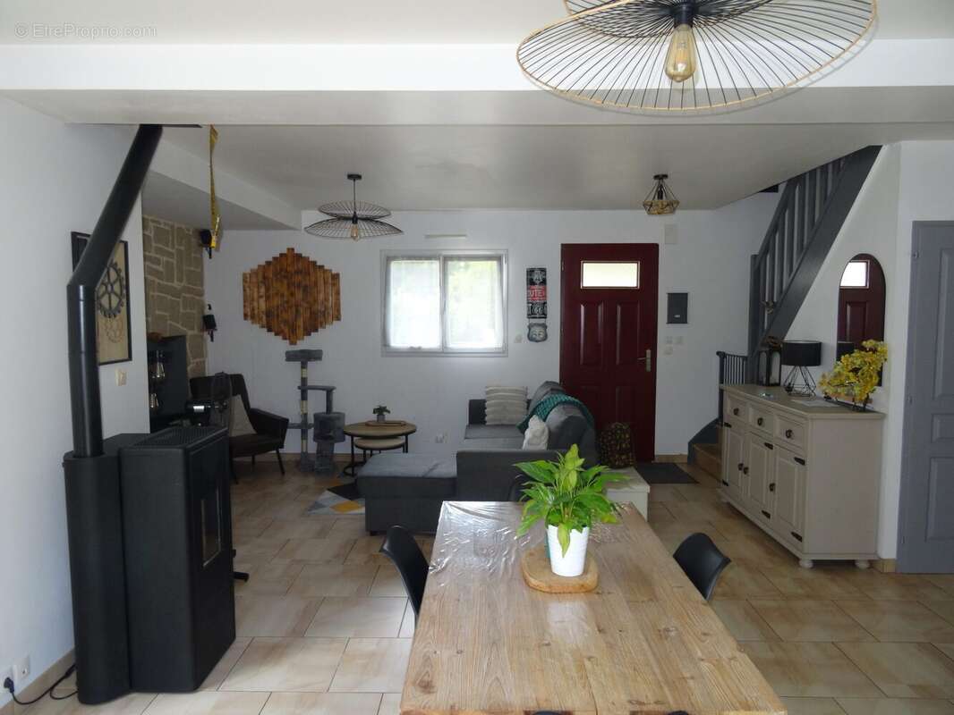 Maison 105 m² à Le Vieux-Marche  - photo 2