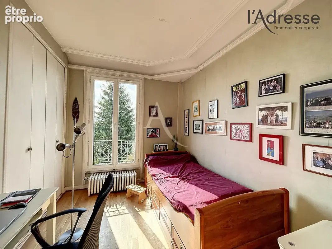 Suresnes (Mont Valérien) - Duplex de 140m² - Place de stationnement  et Box fermé  - Terrasse 7m² - photo 6