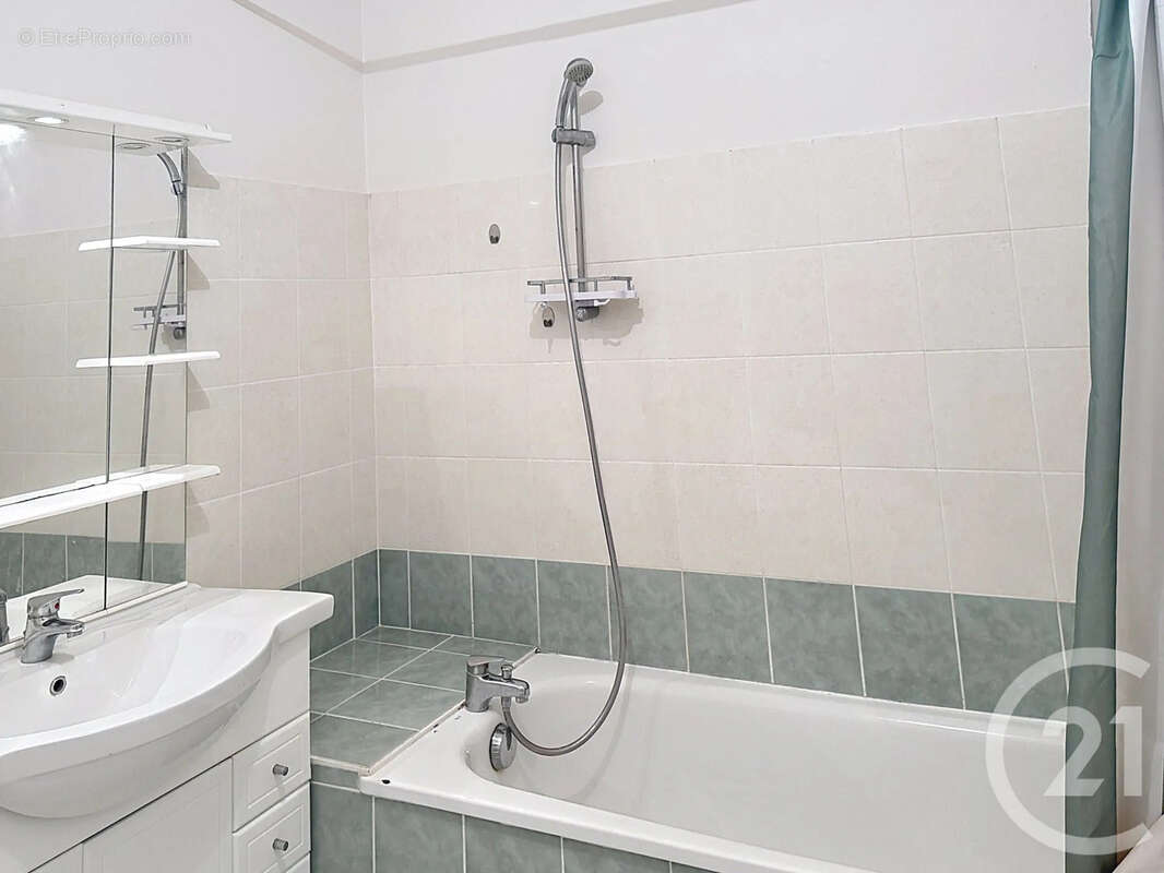 Appartement 56 m² à Angouleme  - photo 7