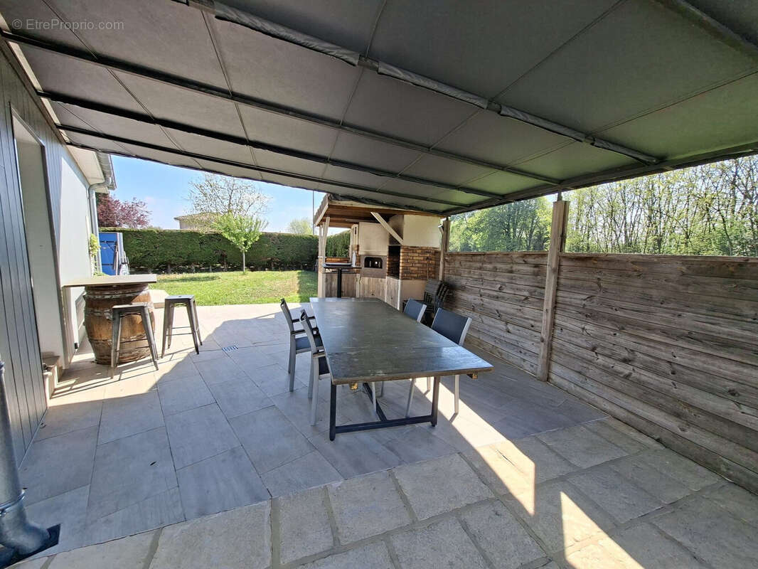 Maison 139 m² à La Boisse  - photo 3
