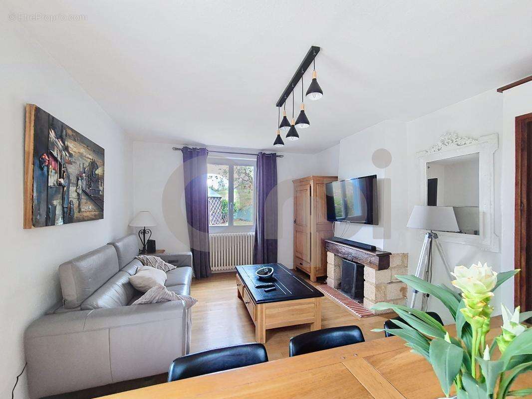 Maison à LE LARDIN-SAINT-LAZARE