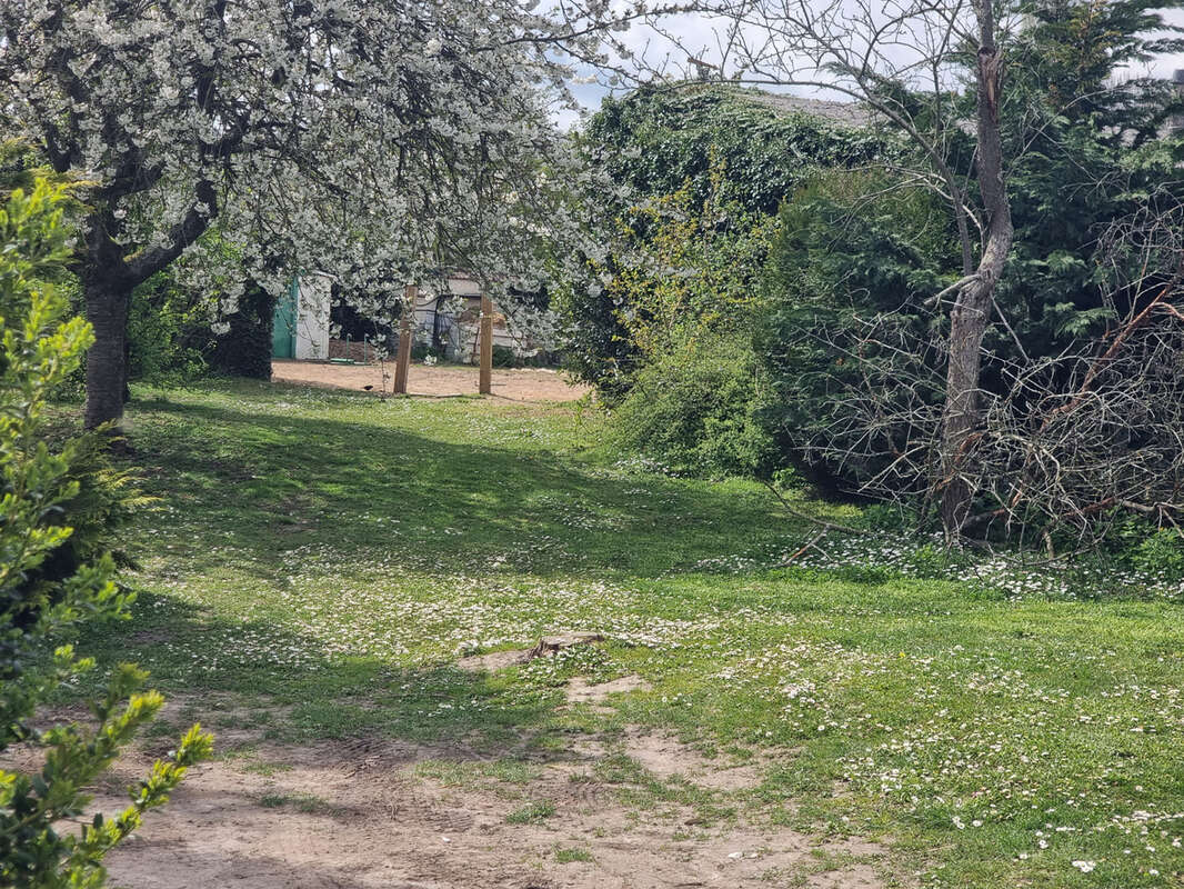 Terrain à ROUVRES