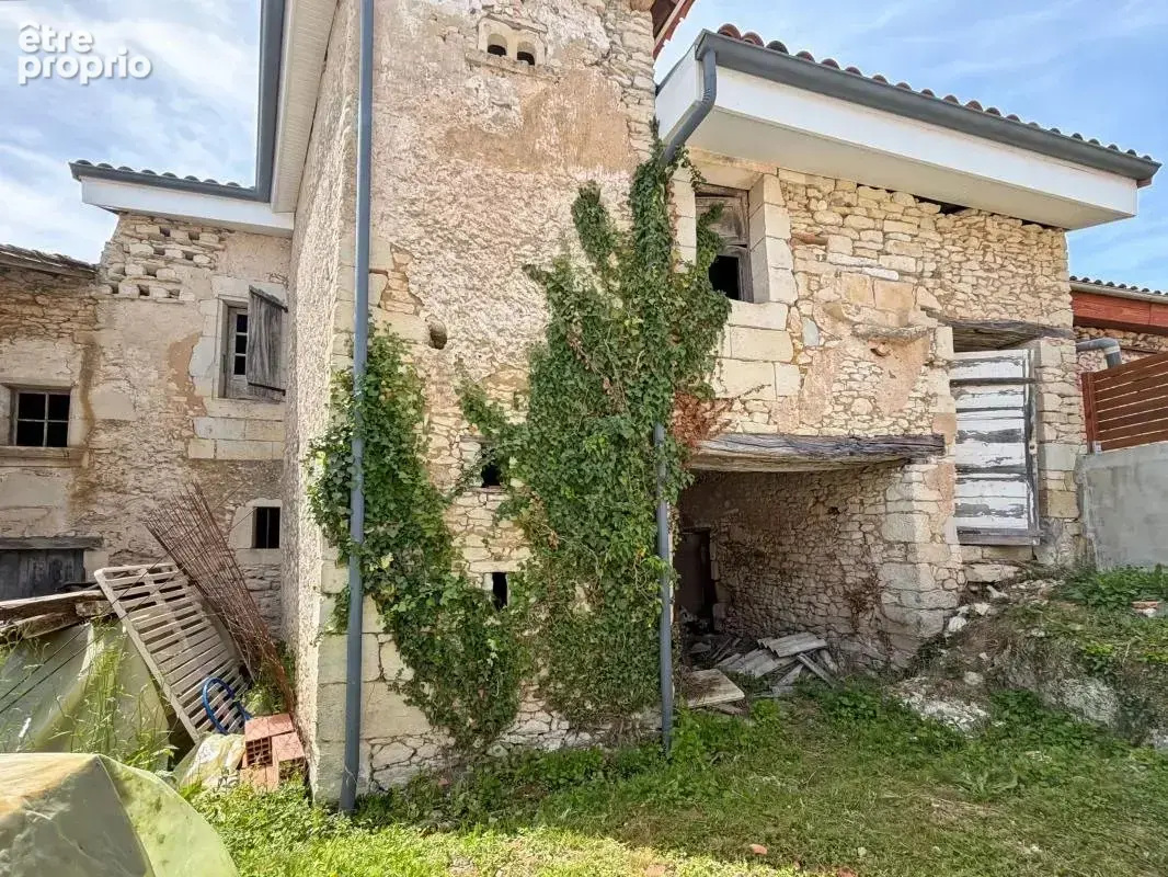  Authentique ancien chais en pierre à rénover – Charme et potentiel au cœur d’un hameau paisible - photo 14