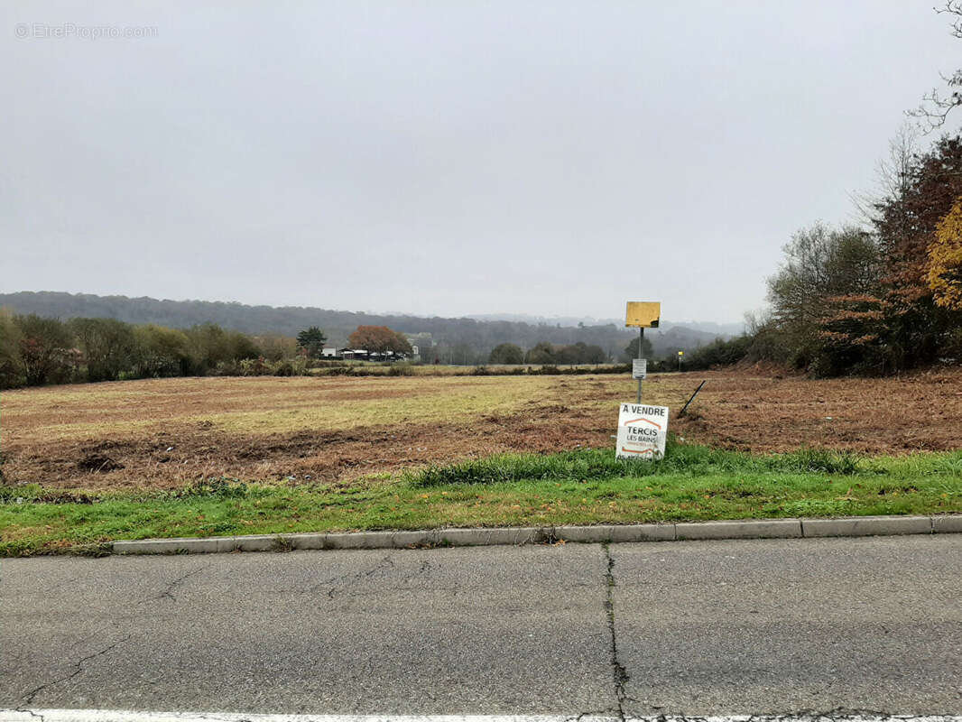 Terrain à COUDURES