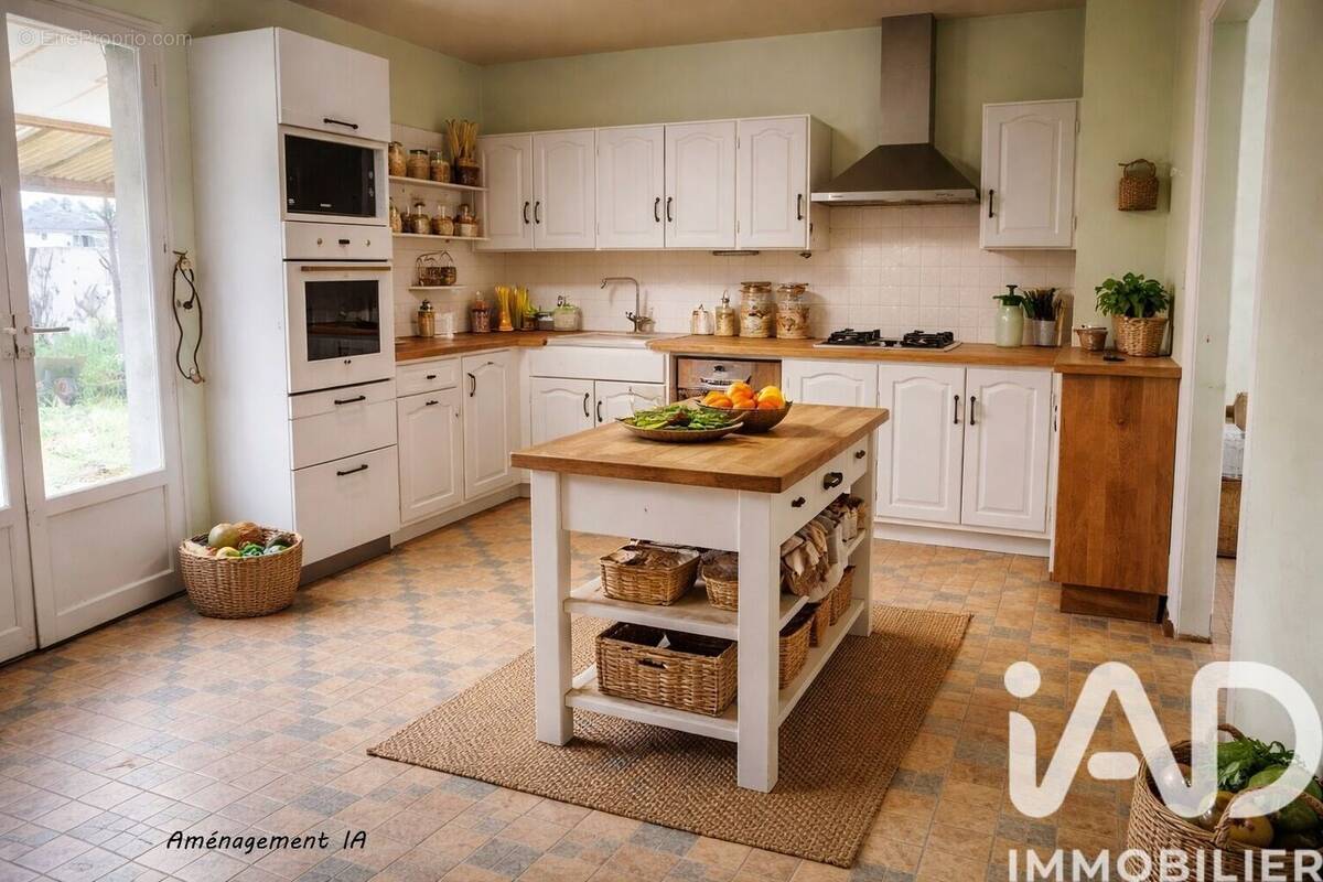 Maison 147 m² à Chaveignes  - photo 1