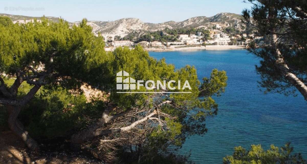 Appartement à CARRY-LE-ROUET