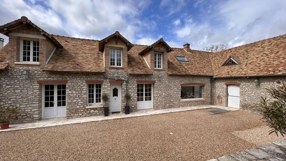 Maison à COURCELLES-LES-GISORS
