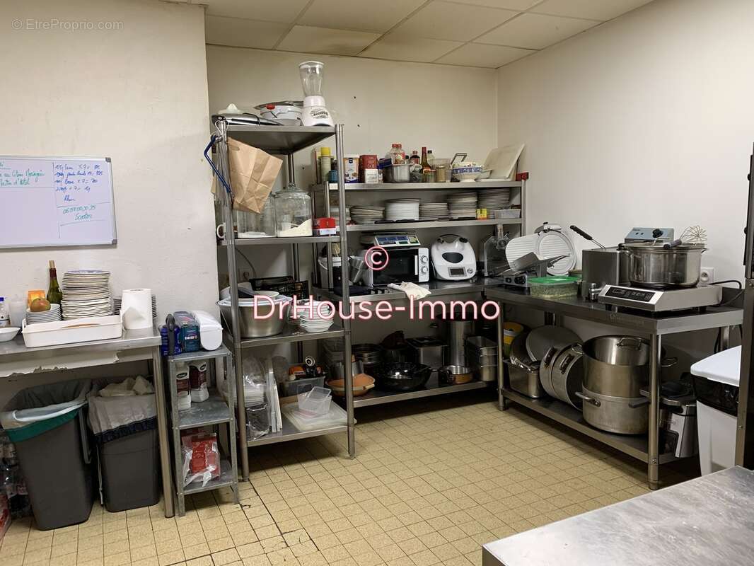 Commerce à LA COLLE-SUR-LOUP