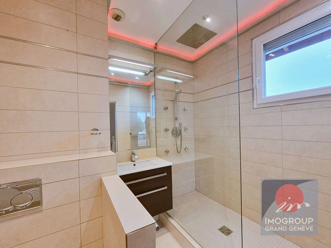 Appartement à AMBILLY