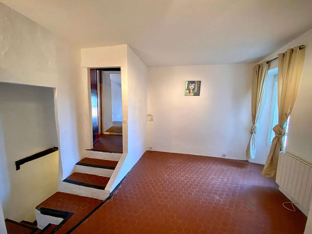 Maison à TOURRETTES-SUR-LOUP