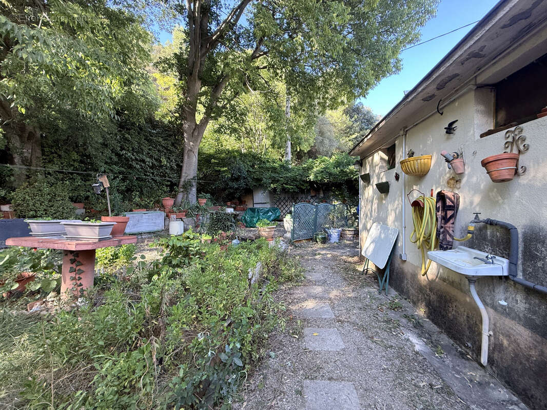 Appartement f3   dernier etage   jardin + garage - photo 9
