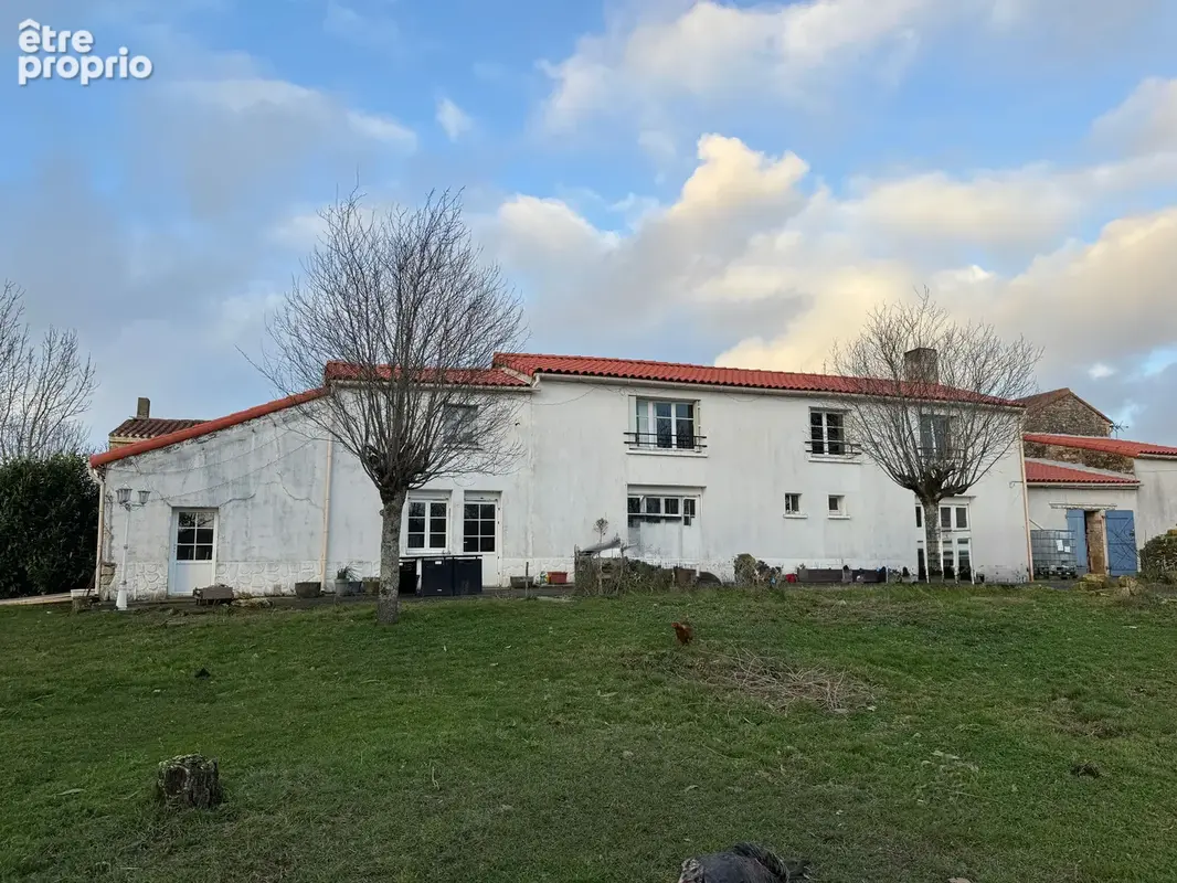 Photo Maison à Saint-Martin-Lars-En-Sainte-Hermine au prix de 178 000€
