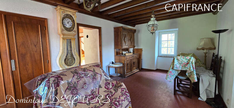 Maison à SAINT-SAUVEUR-DE-MONTAGUT