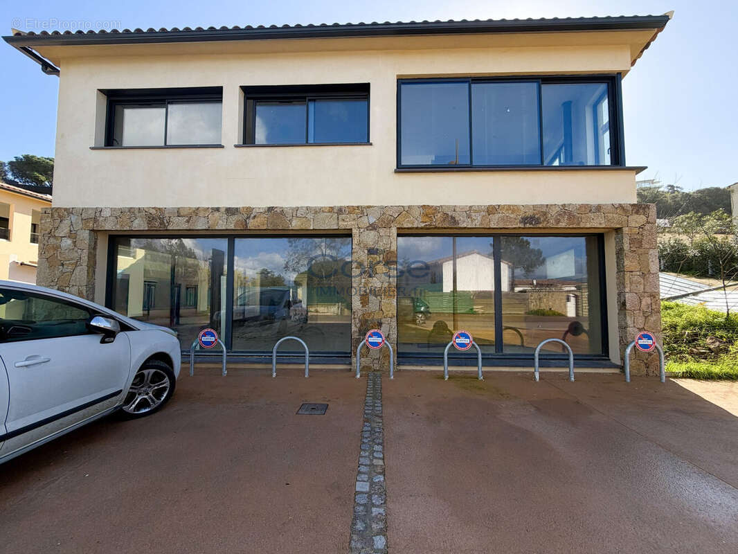 Commerce 56 m² à Pietrosella  - photo 6
