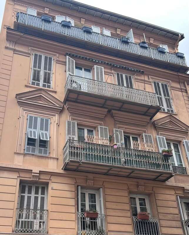 OPPORTUNITÉ À SAISIR - Nice Centre - 48m² - Etoile - photo 2