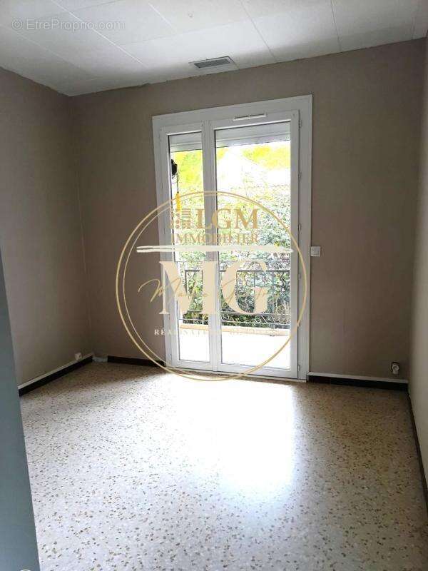 Appartement à MAUGUIO