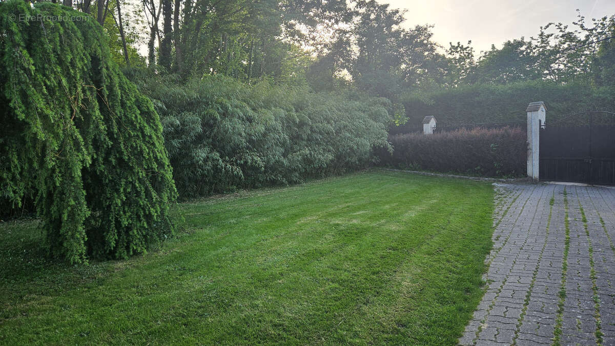 Terrain à COUTEVROULT