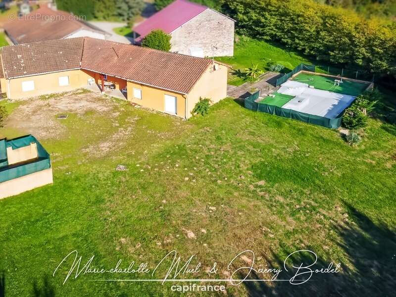 Maison à PONT-DE-VAUX