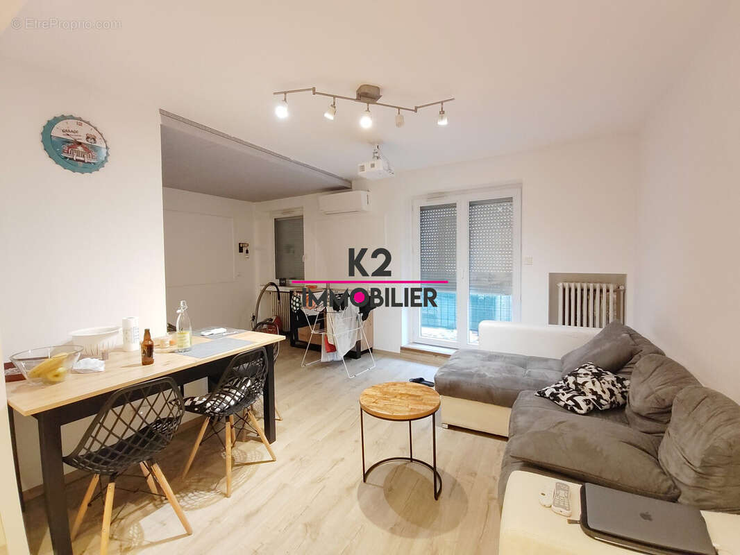 T2 - Salon/Salle à manger - Appartement à LE TEIL