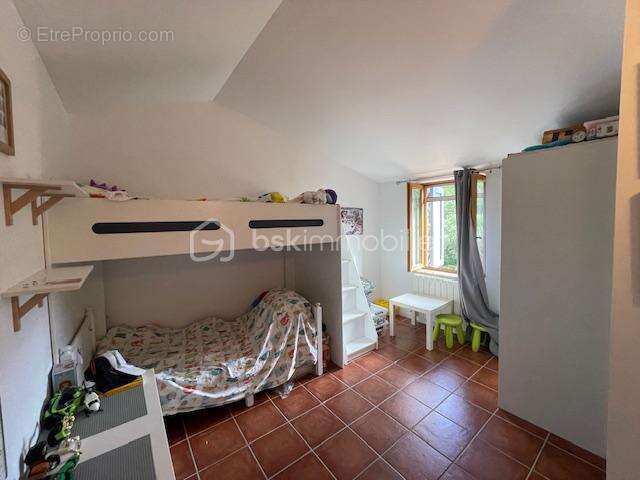 Montlaux-ferme de 145m² environ, 4 chambres, hangar de 80m², plus de 15 hectares de terrain - photo 13