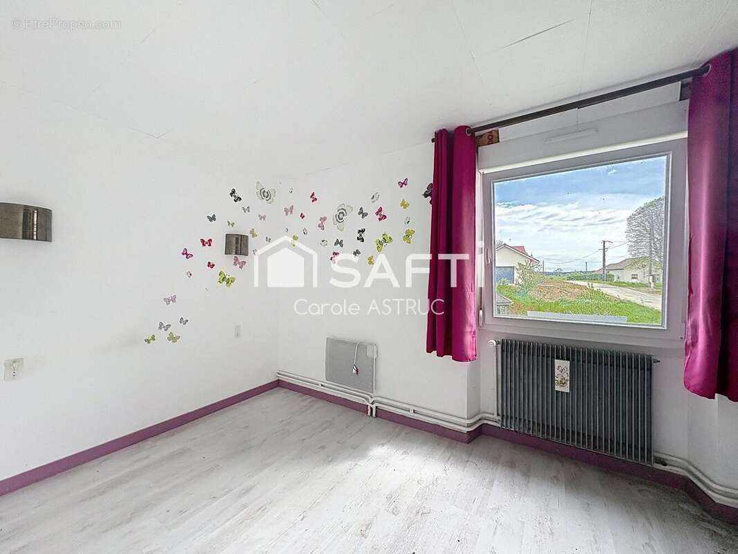 Maison 171 m² à Villeneuve-D'amont  - photo 4