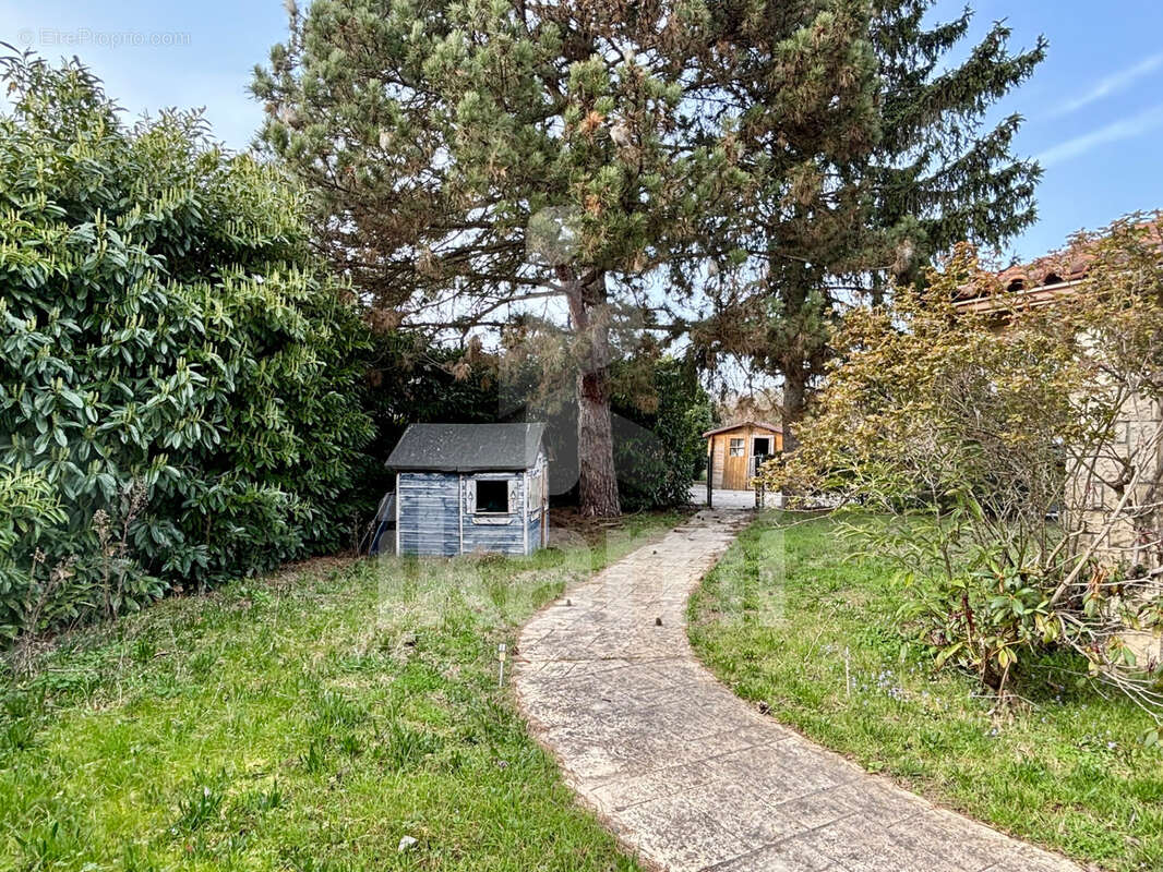 Maison à SAINT-BARTHELEMY-DE-VALS