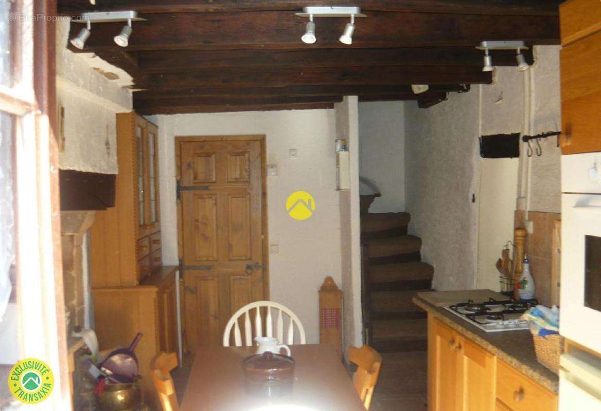 Maison à DUN-LE-PALESTEL