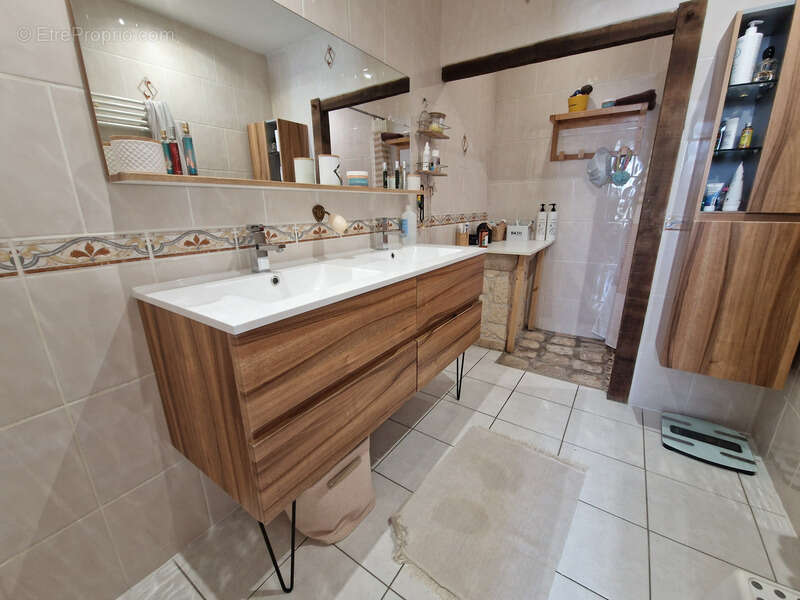 Maison à TONNAY-CHARENTE