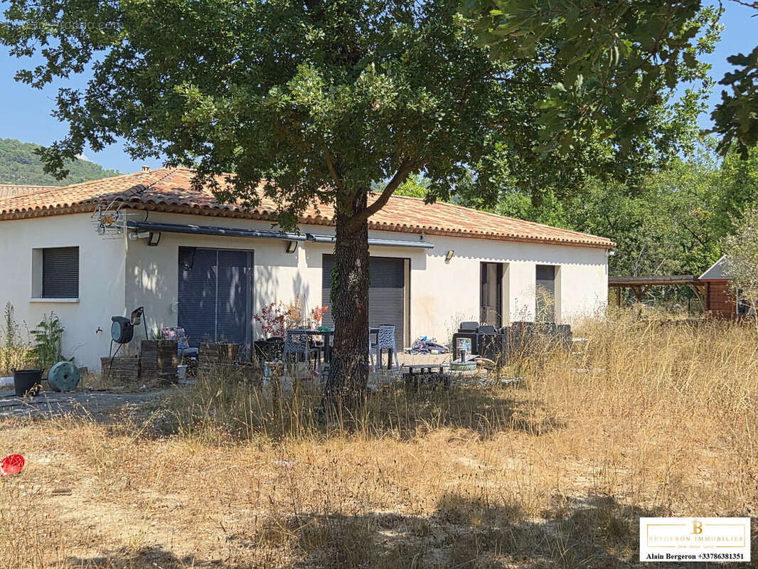 Maison à SAINT-CEZAIRE-SUR-SIAGNE