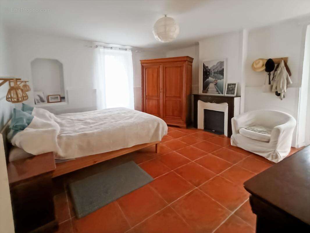 Maison à LES MEES