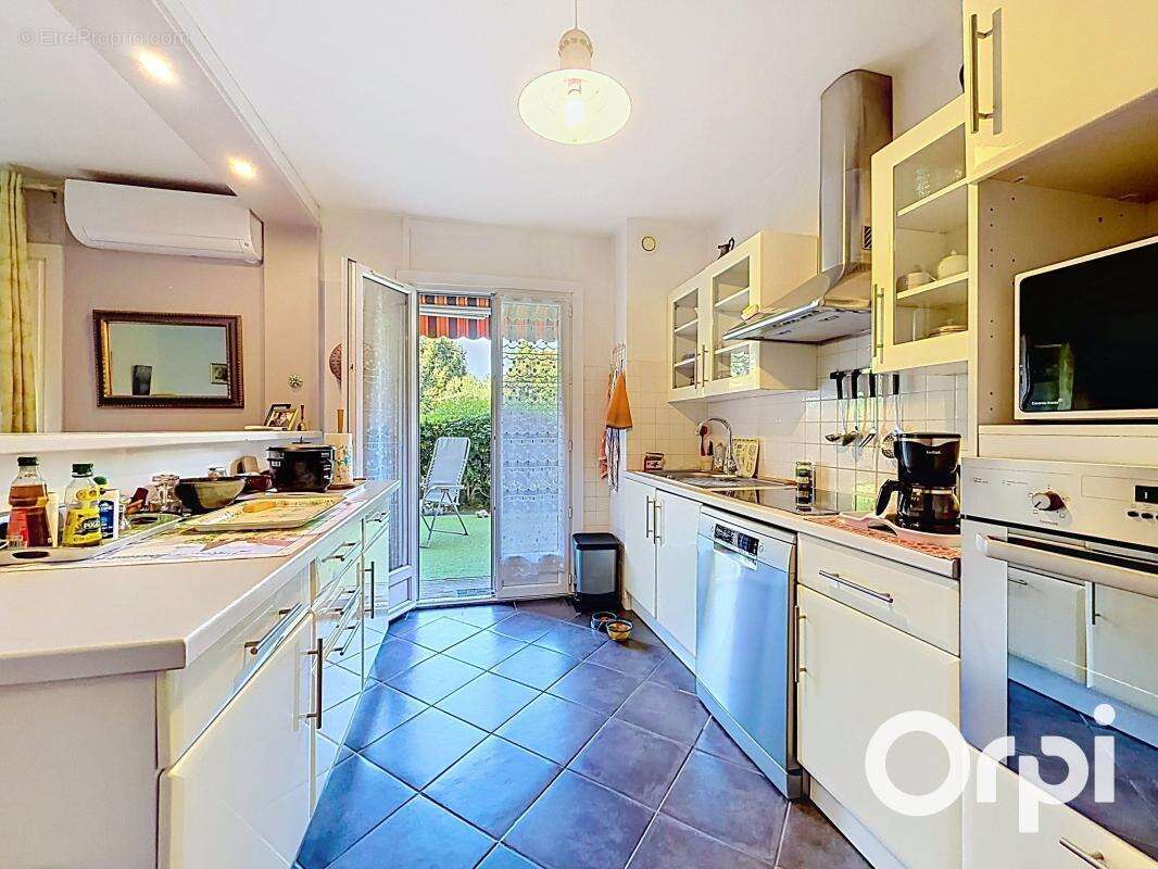 Appartement à VILLENEUVE-LOUBET