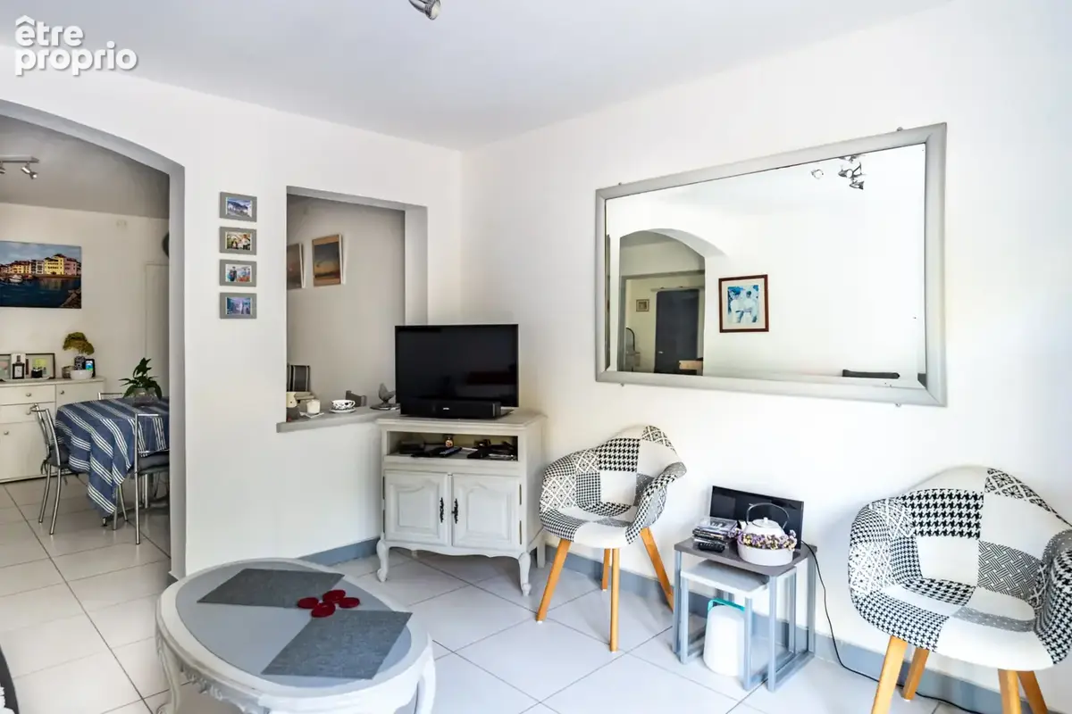 Appartement T3 avec terrasse, proche centre ville. - photo 3