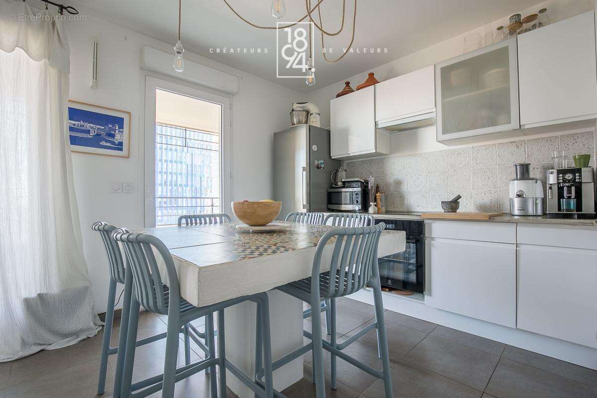 Appartement à MARSEILLE-3E