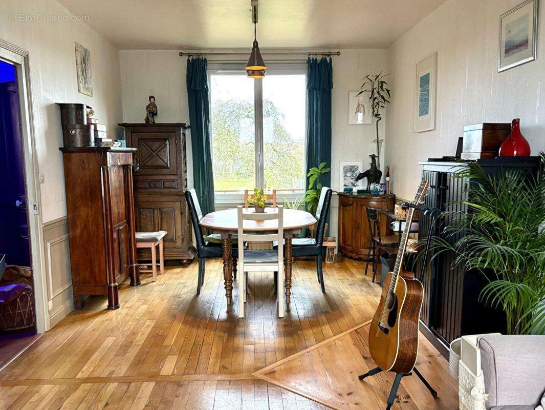 Maison à FLEURY-LES-AUBRAIS