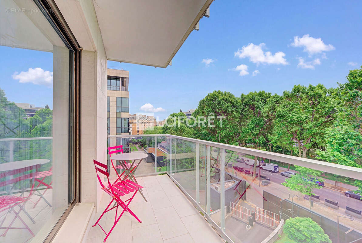 Appartement à NEUILLY-SUR-SEINE