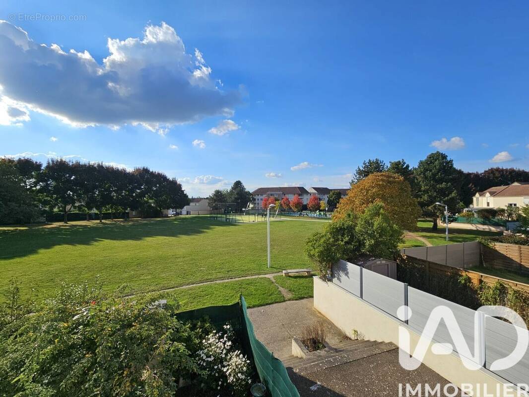 Photo 1 - Appartement à MOISSY-CRAMAYEL