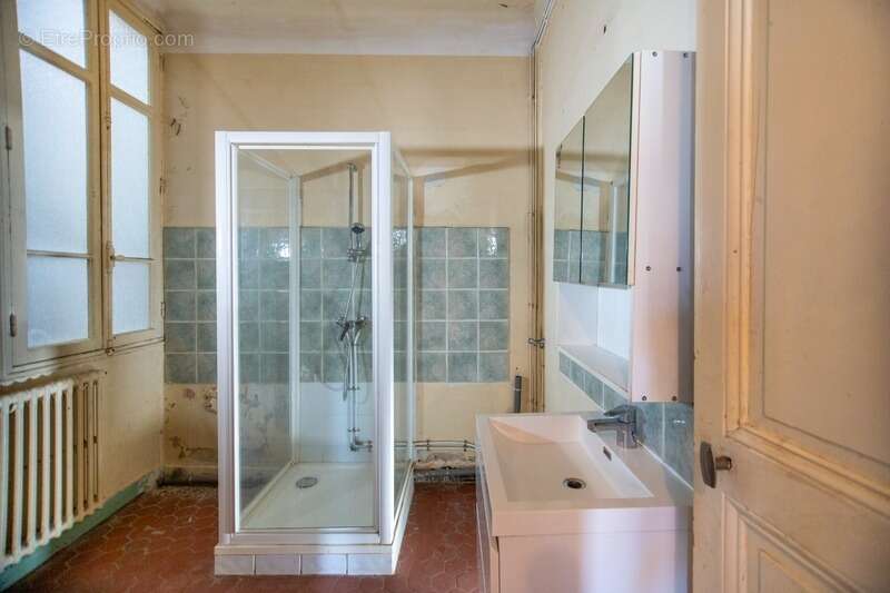 Appartement à MARSEILLE-1E
