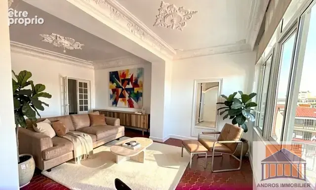 13008 proche Périer,  ÉLÉGANCE HAUSSMANNIENNE   T5 d’exception de  145 m2 avec terrasse  sur jardins. Etage él - photo 3